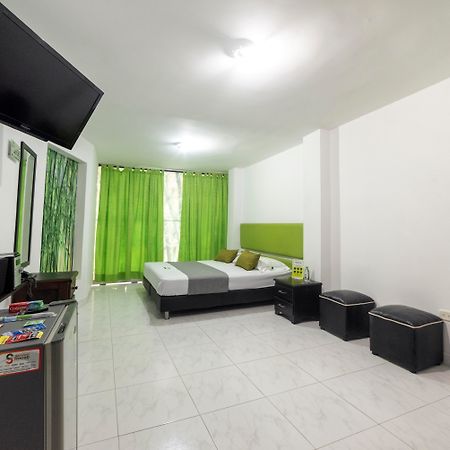 Hotel Paradise Lleras Медельин Экстерьер фото