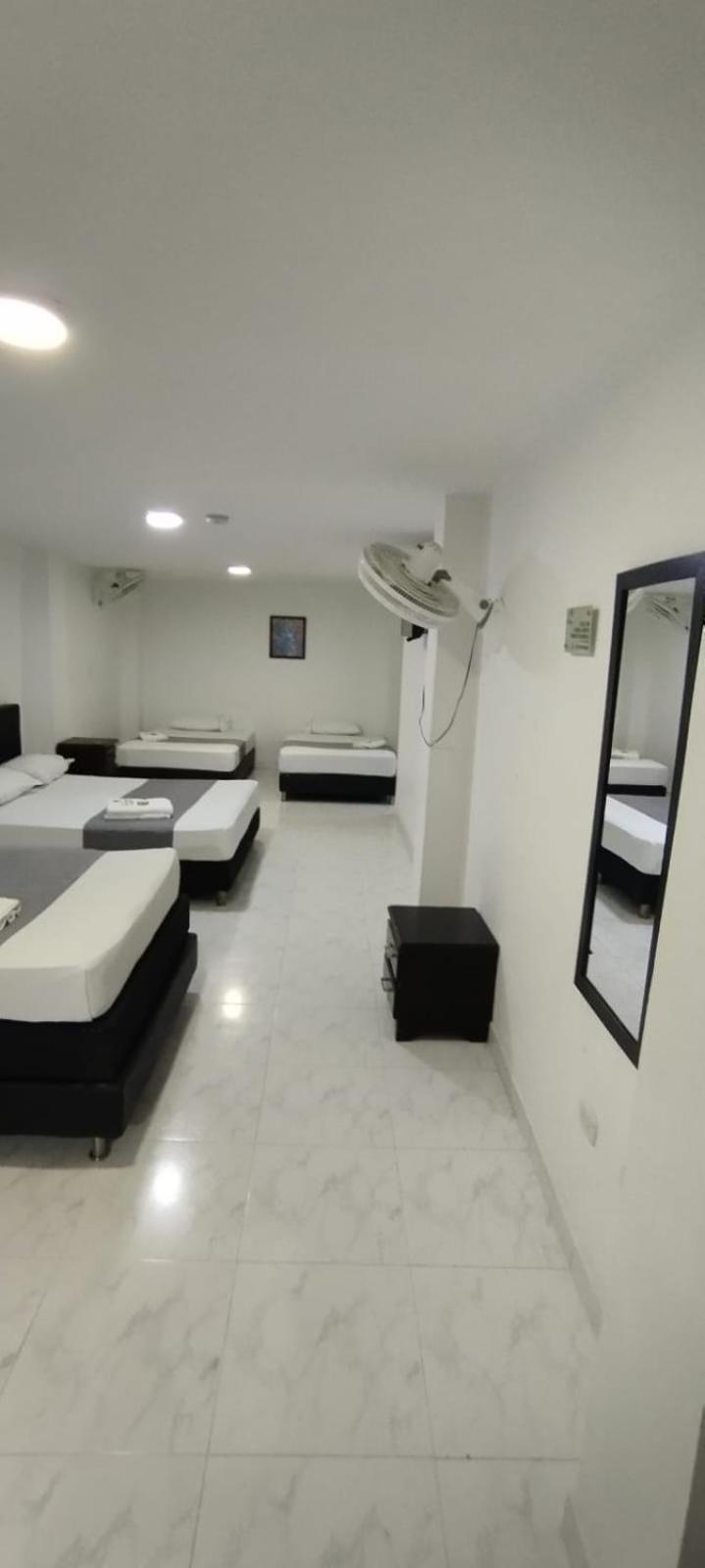 Hotel Paradise Lleras Медельин Экстерьер фото