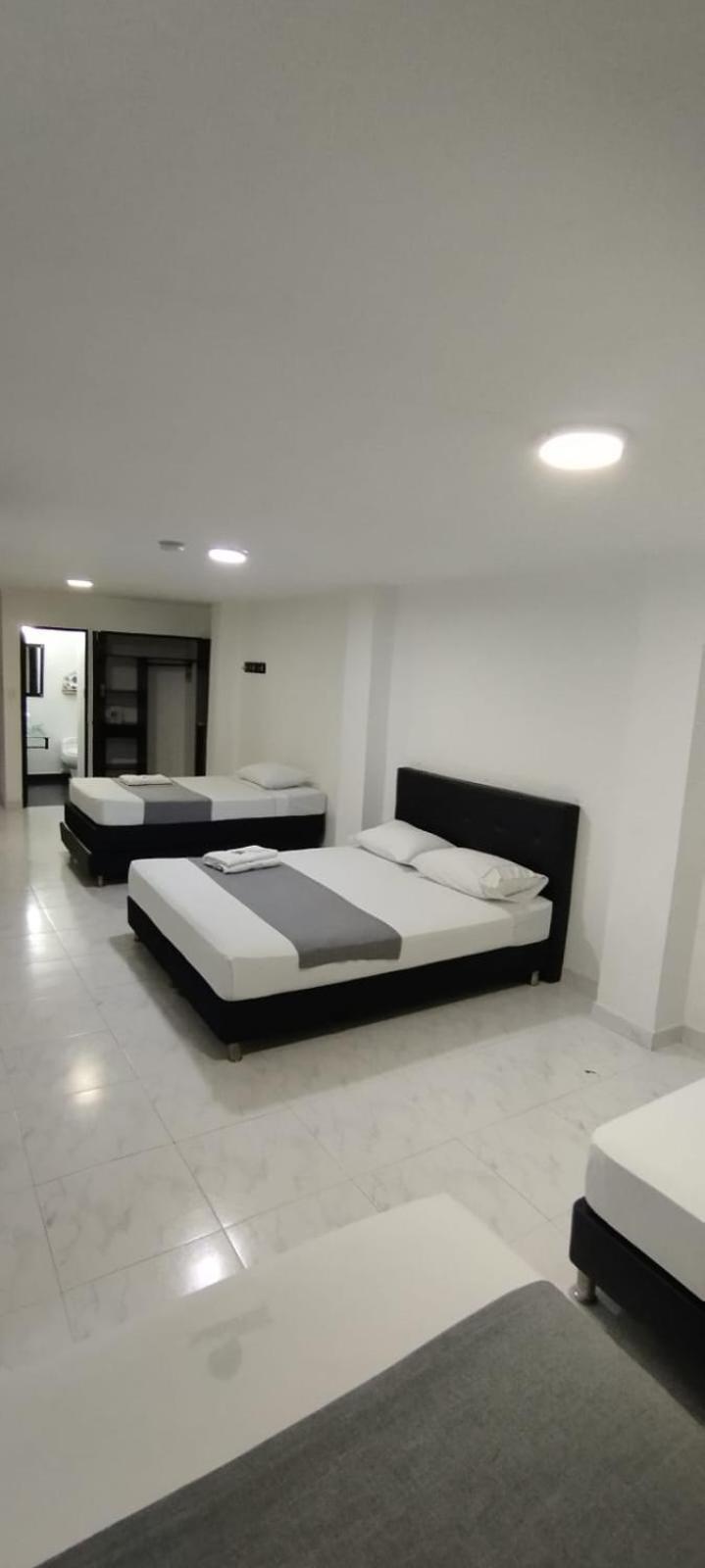 Hotel Paradise Lleras Медельин Экстерьер фото