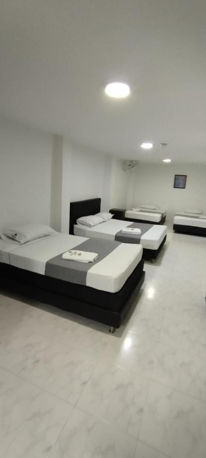 Hotel Paradise Lleras Медельин Экстерьер фото