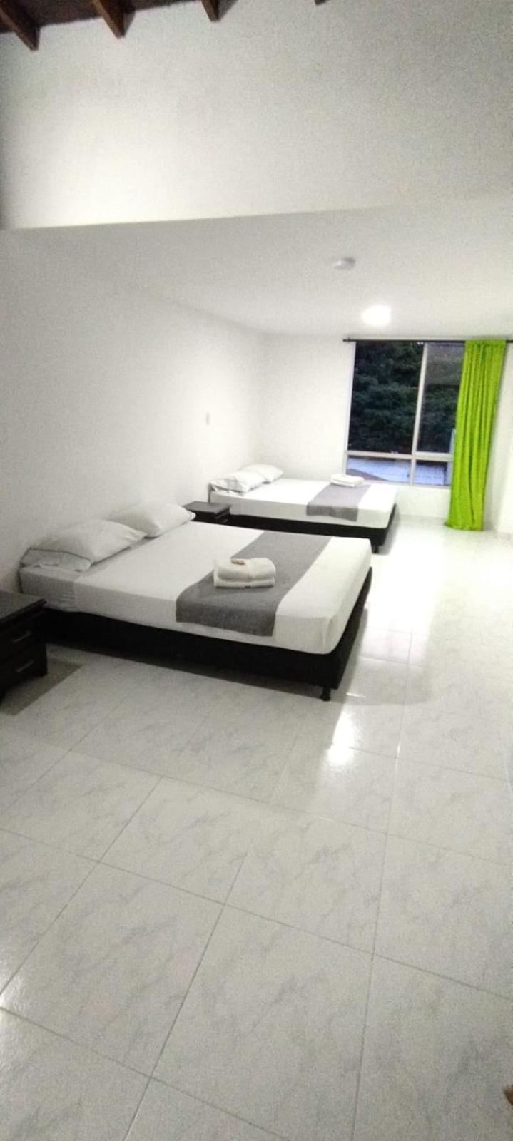 Hotel Paradise Lleras Медельин Экстерьер фото