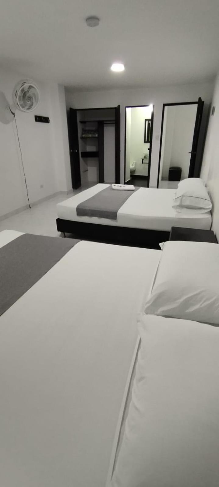 Hotel Paradise Lleras Медельин Экстерьер фото
