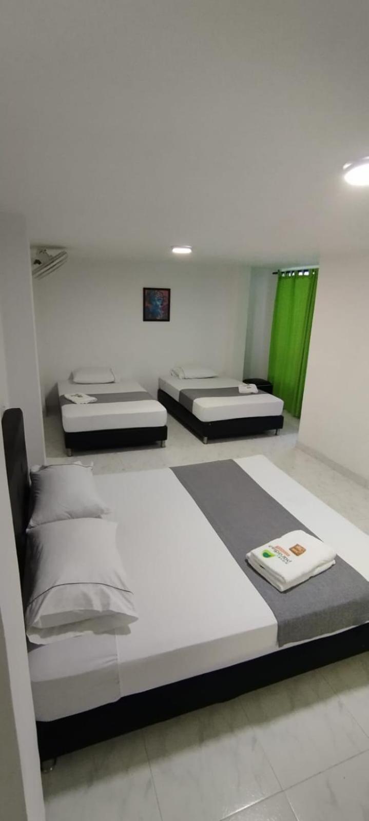 Hotel Paradise Lleras Медельин Экстерьер фото
