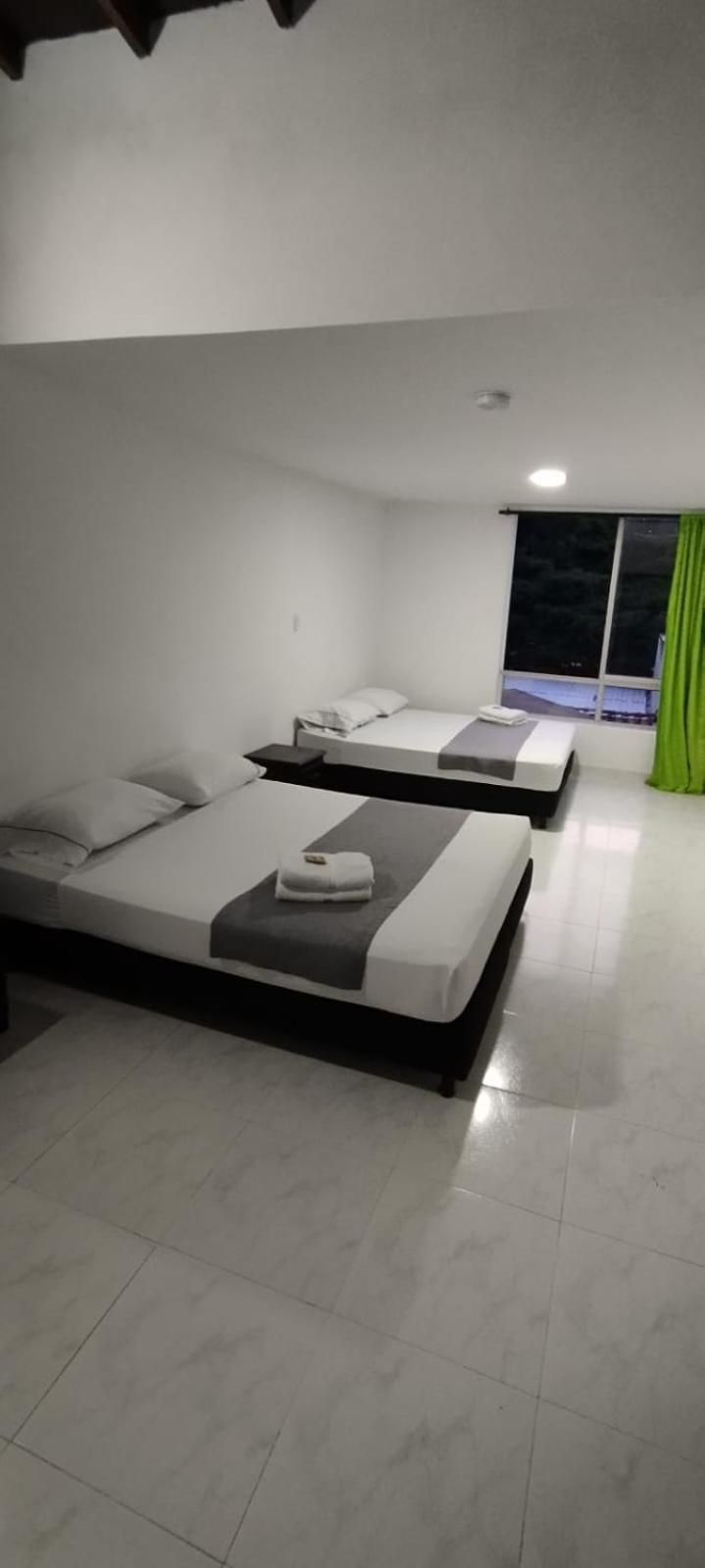 Hotel Paradise Lleras Медельин Экстерьер фото