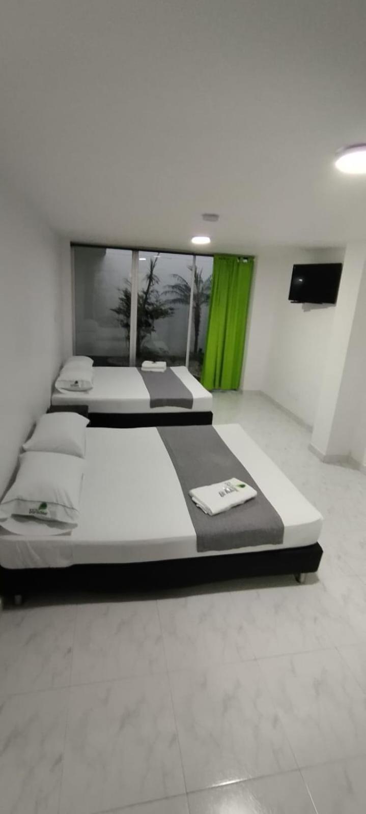 Hotel Paradise Lleras Медельин Экстерьер фото