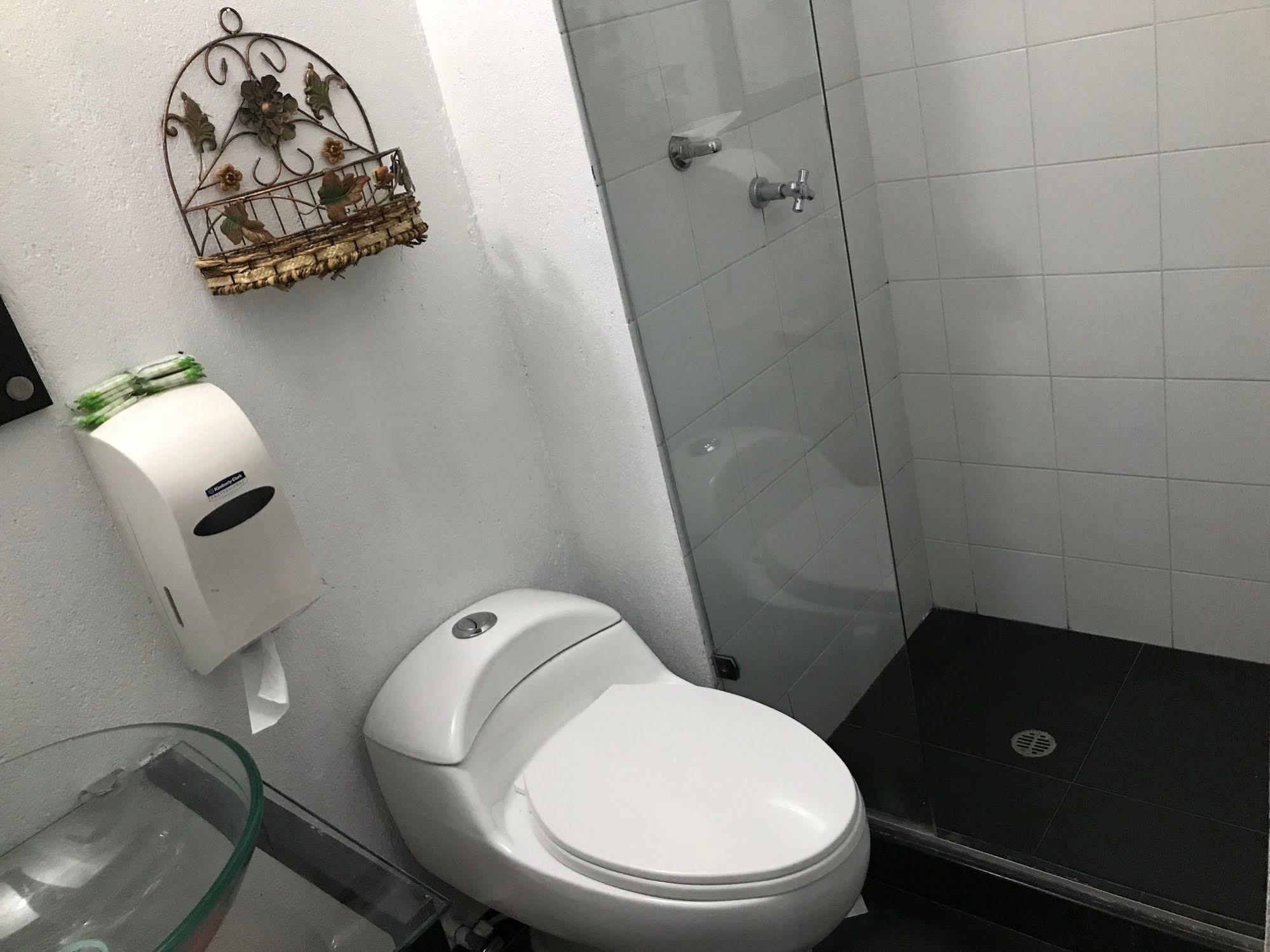 Hotel Paradise Lleras Медельин Экстерьер фото