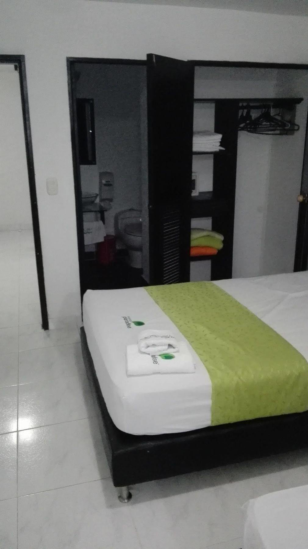 Hotel Paradise Lleras Медельин Экстерьер фото